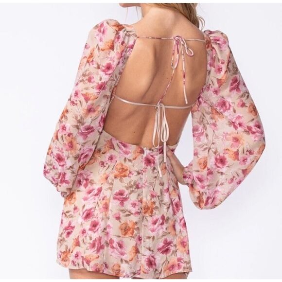 NWOT Sunday Soho Floral Boho Mini Dress with Open Back & Puff Sleeves sz S - Picture 2 of 15